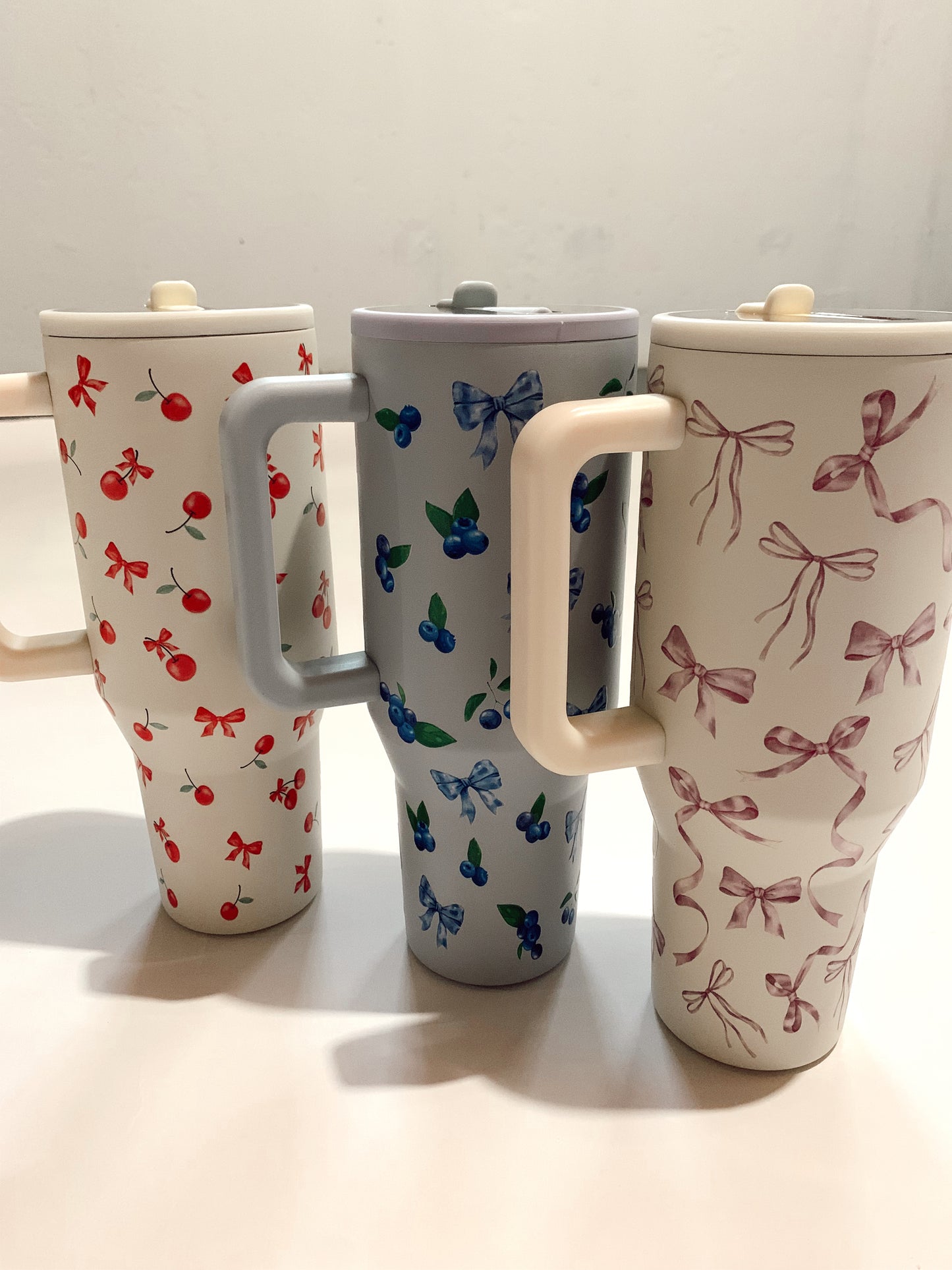Printed 40oz Spill Free Tumbler - Cream Bow