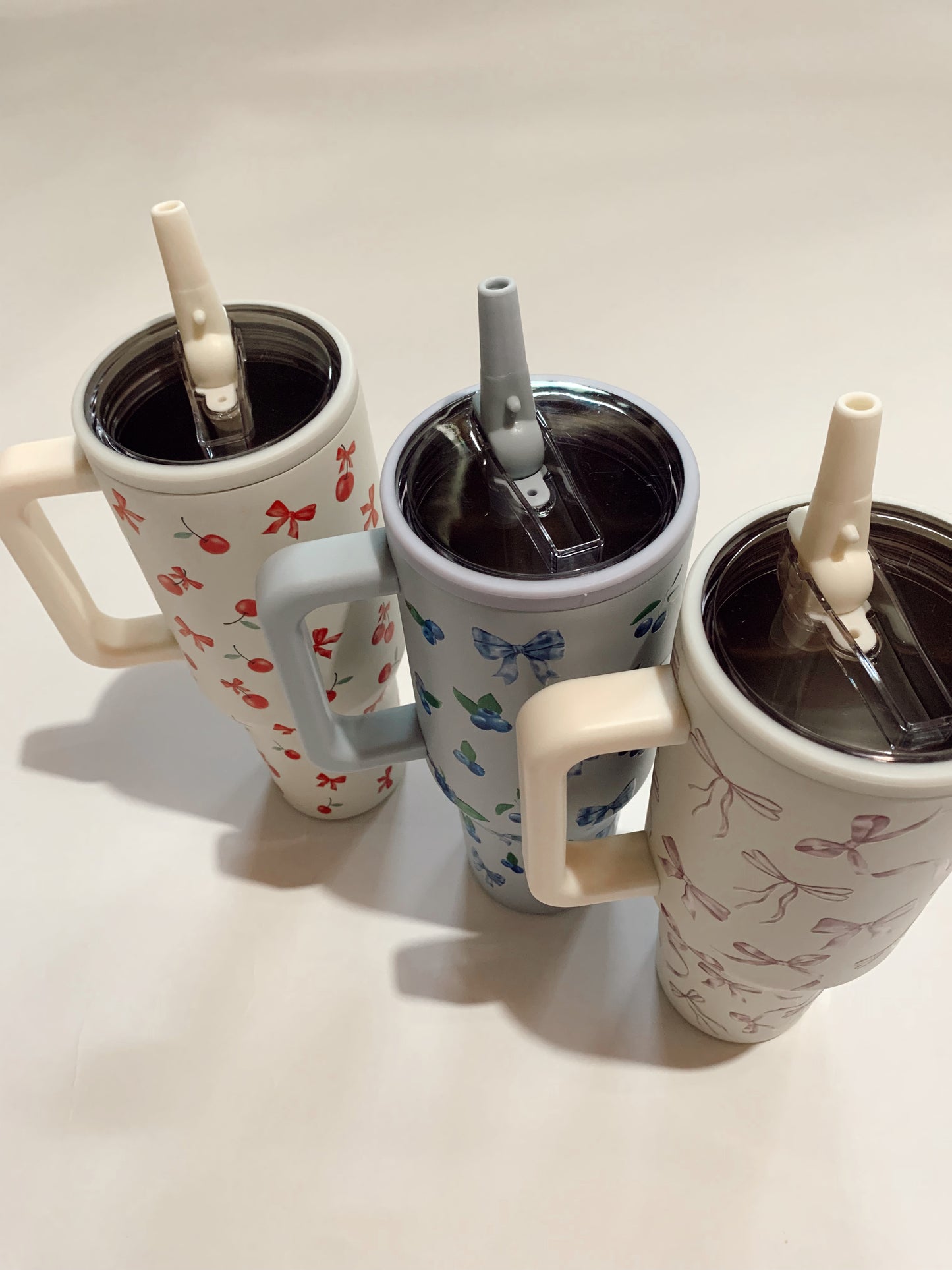 Printed 40oz Spill Free Tumbler - Cream Bow