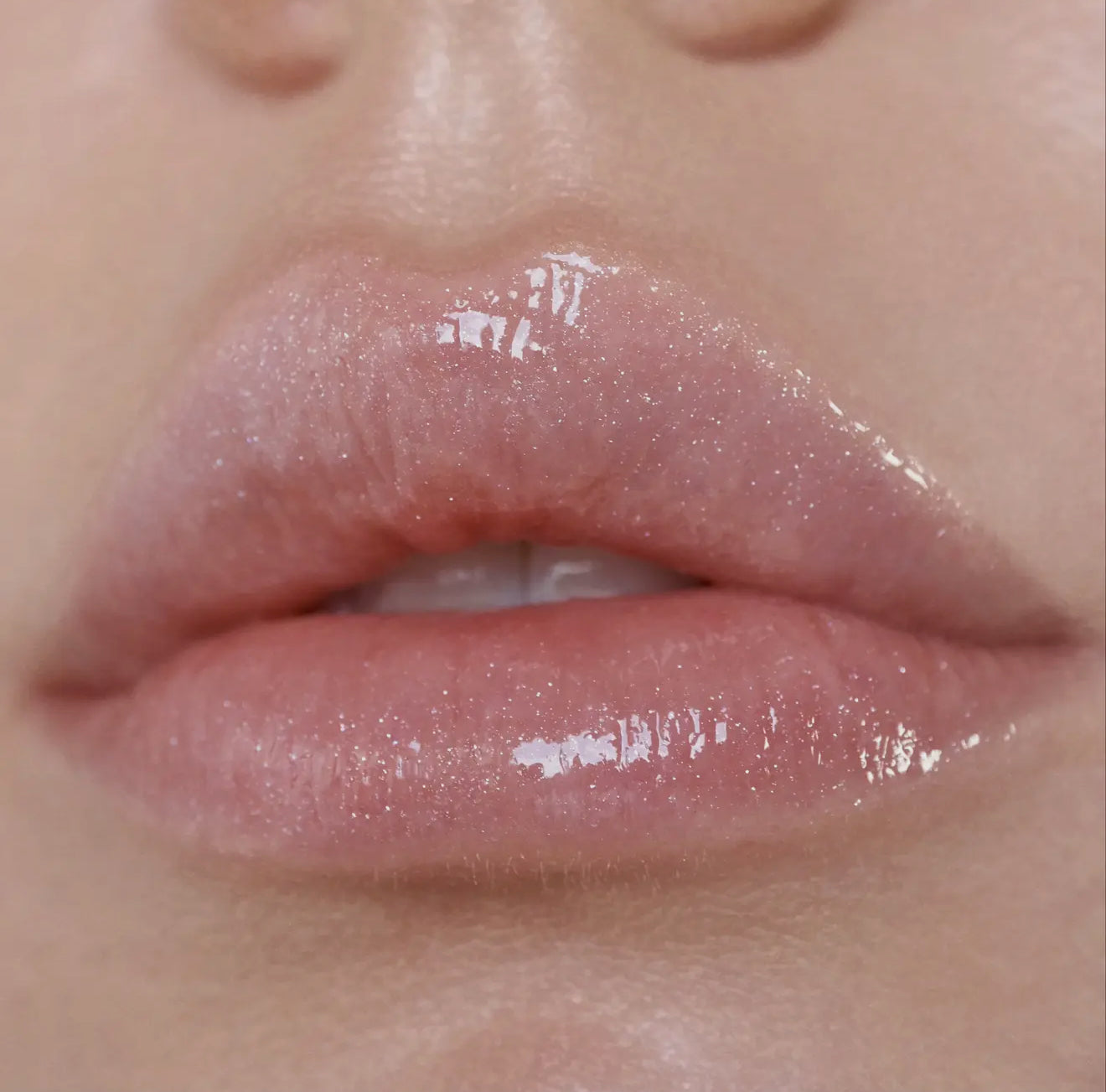 Glow Getter Hydrating Lip Oil - Champagne Kiss
