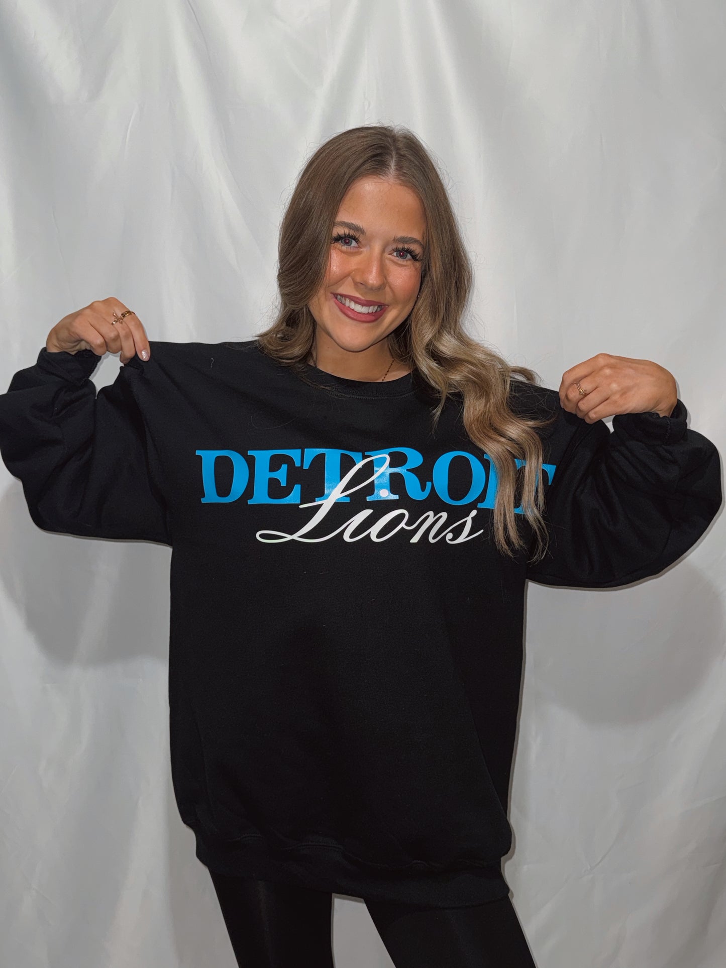 Detroit Lions Star Sleeve Crewneck - Black