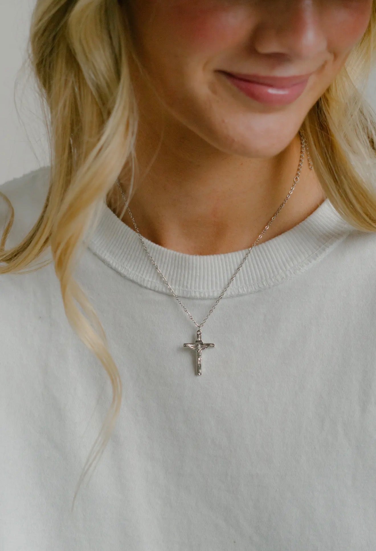 JLY JESUS PENDANT NECKLACE (PREORDER ARRIVES BEFORE CHRISTMAS)